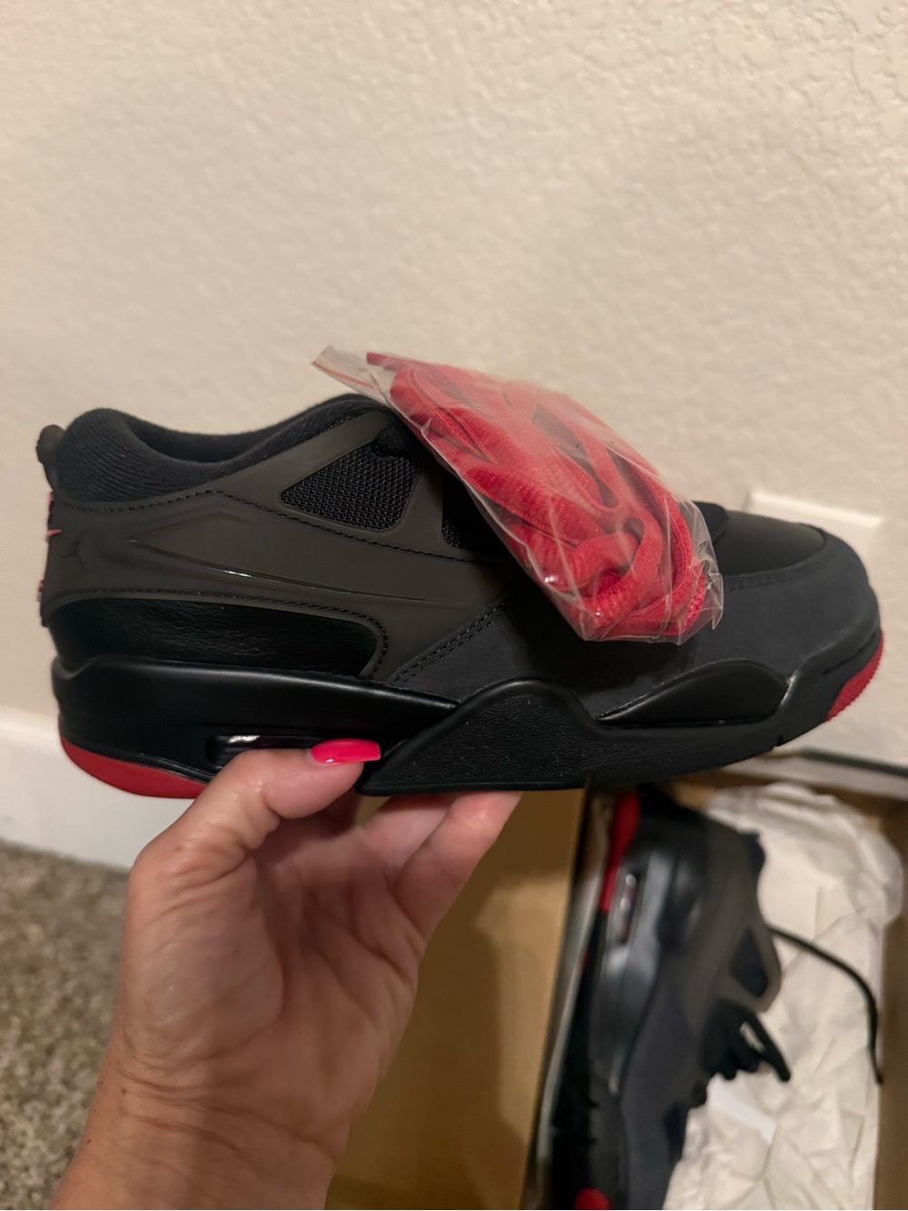 $90 OBO Nike Air Jordan 4 RM Bred GS Black/Varsity Red – Size 5.5Y – FQ79